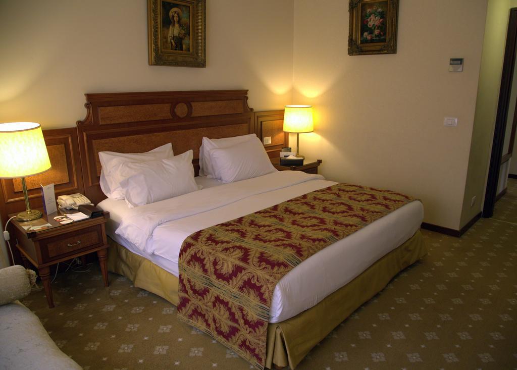 ביירות Serenada Golden Palace - Boutique Hotel מראה חיצוני תמונה