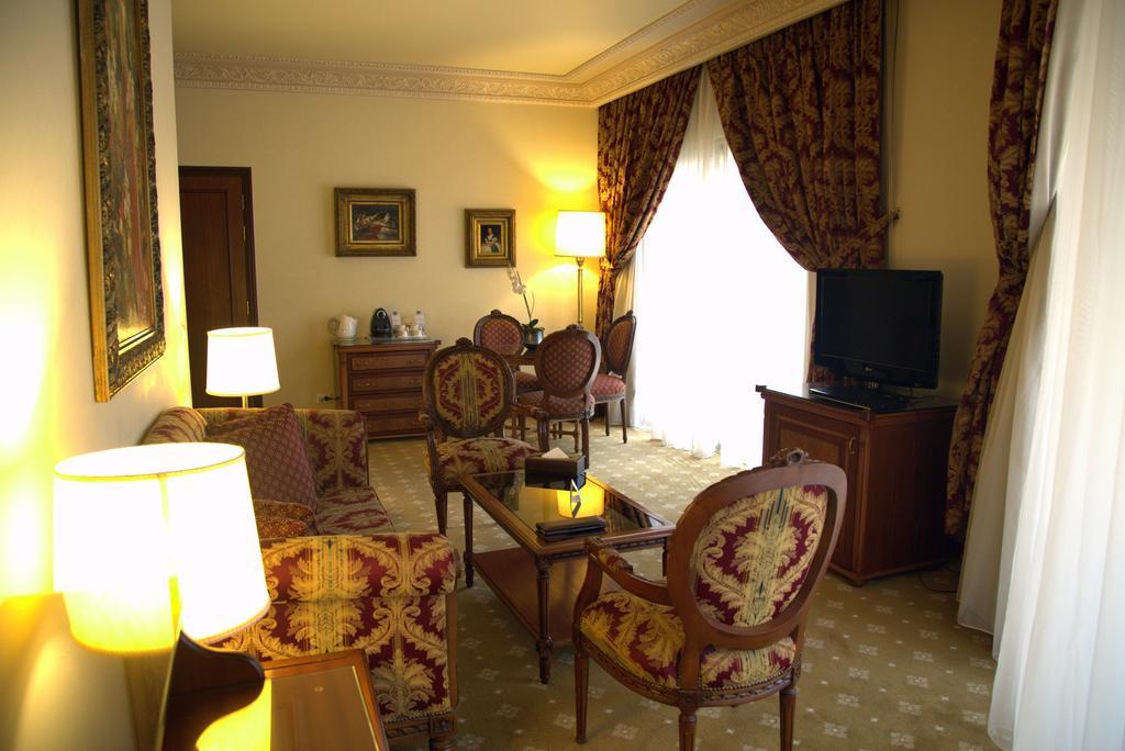 ביירות Serenada Golden Palace - Boutique Hotel מראה חיצוני תמונה