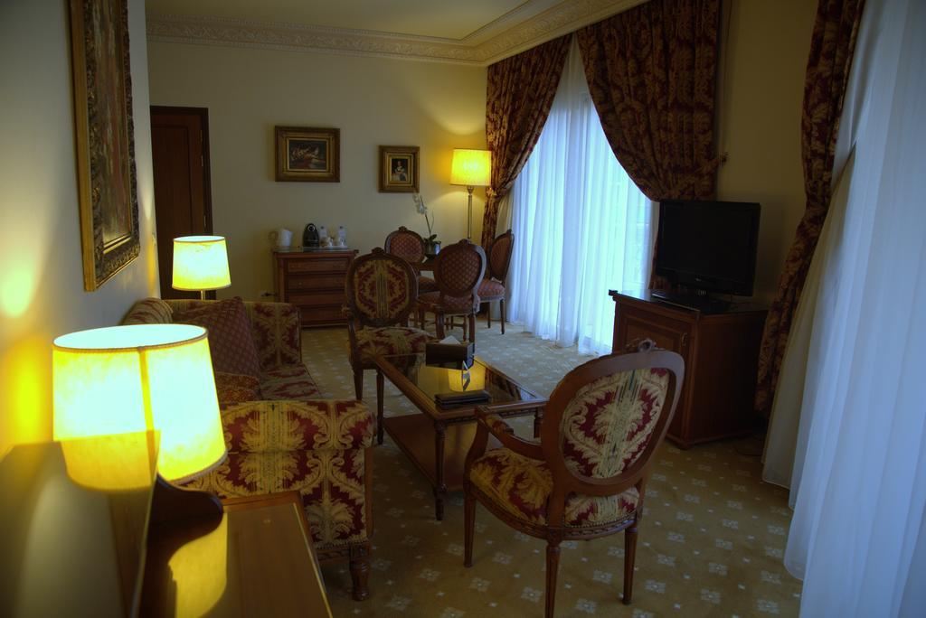 ביירות Serenada Golden Palace - Boutique Hotel מראה חיצוני תמונה