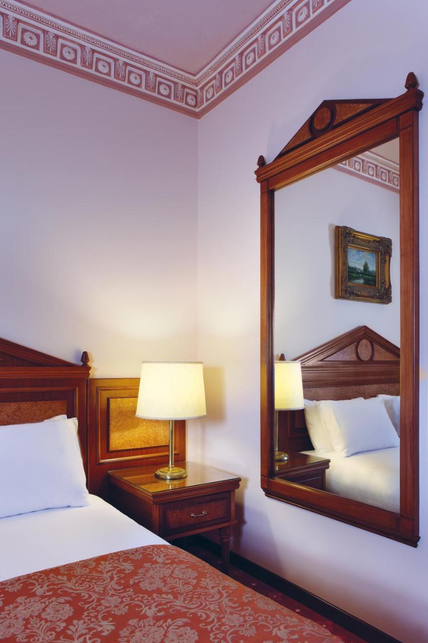 ביירות Serenada Golden Palace - Boutique Hotel מראה חיצוני תמונה